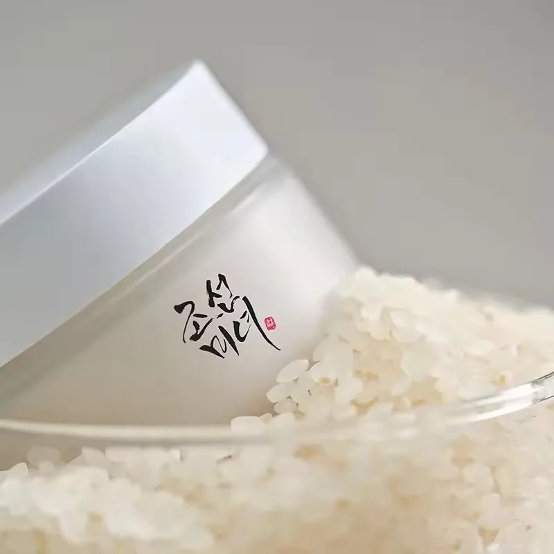 「美の時代」シリーズ：クリーム状のフェイスケア製品。保湿効果 - Luxury Skincare Brands のレビューと価格