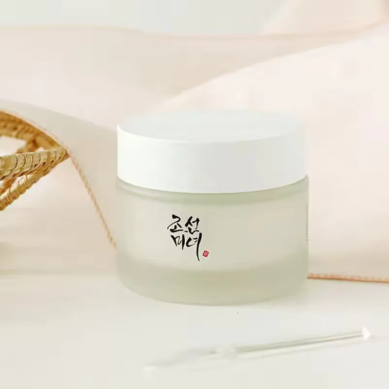 「美の時代」シリーズ：クリーム状のフェイスケア製品。保湿効果 - Luxury Skincare Brands のレビューと価格